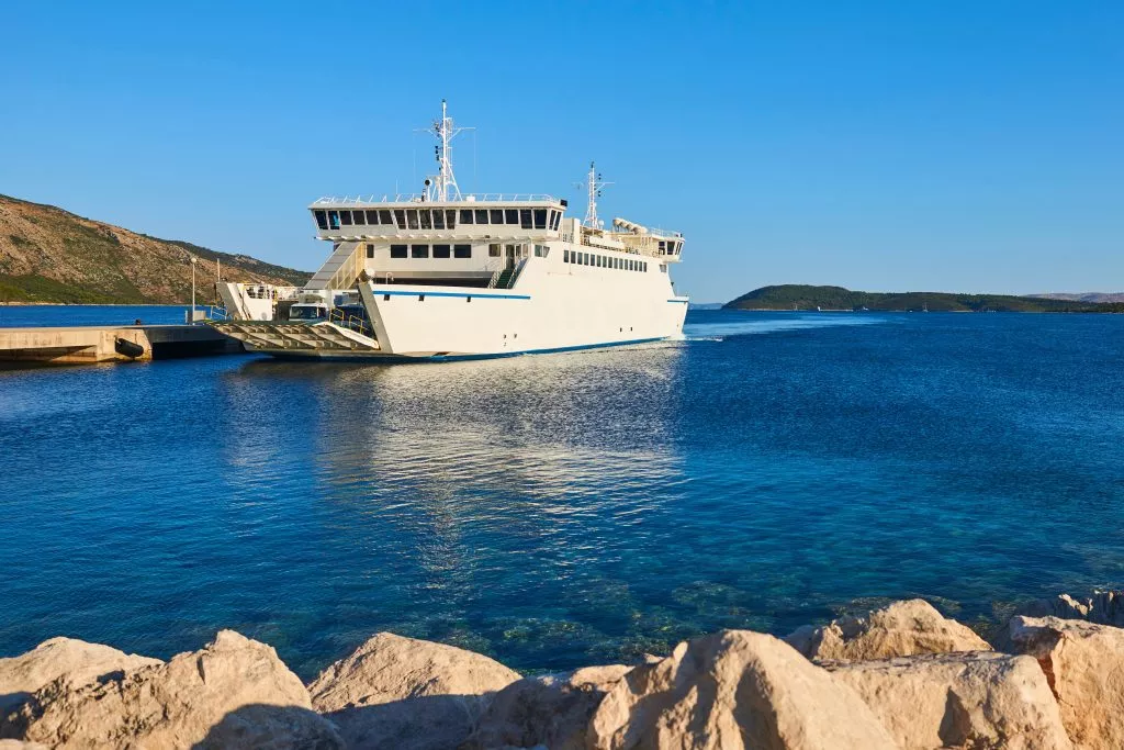 Färja till ön Hvar