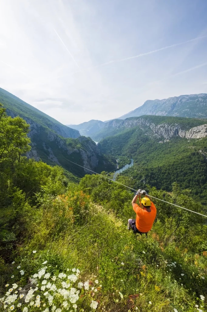 Zipline vid floden Cetina